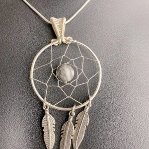 Sterling silver 925 Dreamcatcher necklace, with center stone and 3 feath…